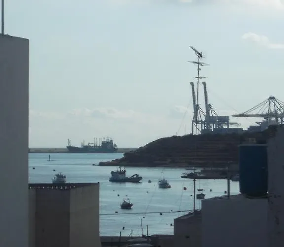 The Waves 아파트 마르사실로크